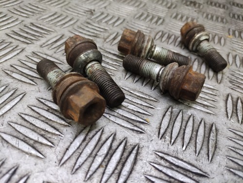 Transporter wheel bolts - t5,
